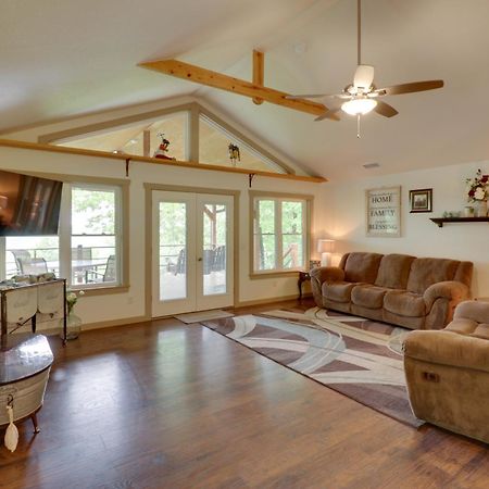 Spacious And Elegant Mountain View Cabin With Deck! 外观 照片