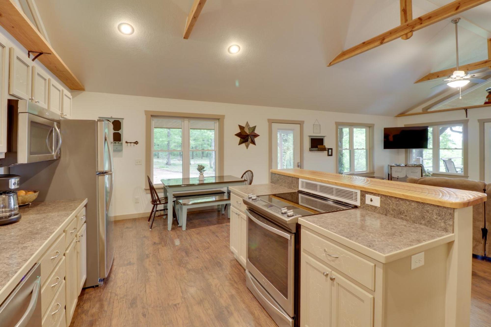 Spacious And Elegant Mountain View Cabin With Deck! 外观 照片